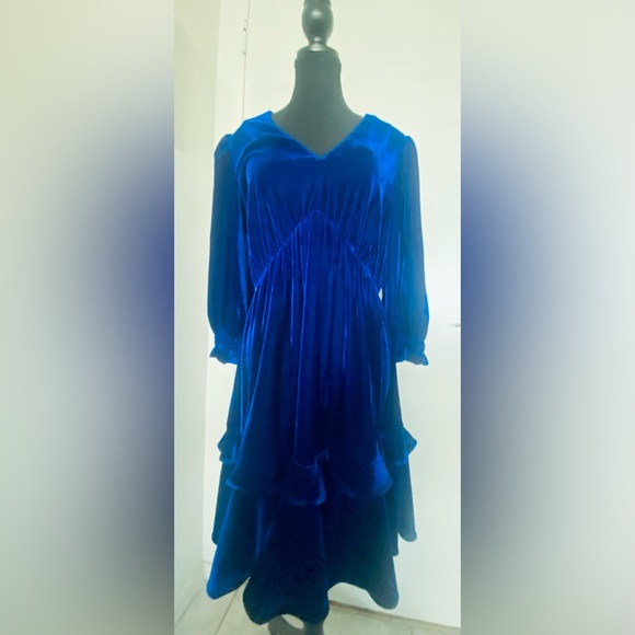 Gabby Skye - Tiered Ruffle Velvet Dress - Picture 6 of 7